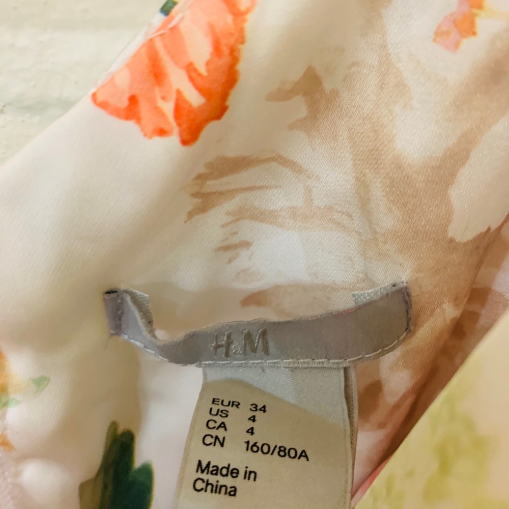 H&M Floral Sleeveless Pocket Dress - Picture 2 of 2